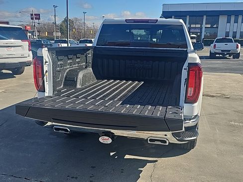 New 2026 GMC Sierra 1500 SLT image 7