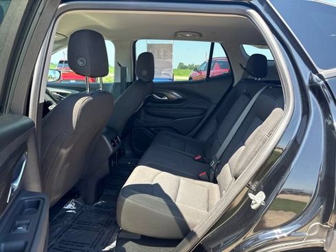 Used 2023 GMC Terrain SLE w/ Driver Convenience Package FWD image 14