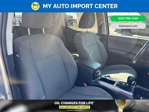 Used 2022 Toyota Tacoma SR5 AWD/4WD image 27