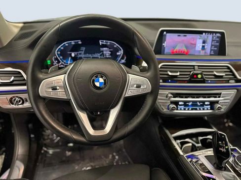 Used 2022 BMW 740i RWD image 18