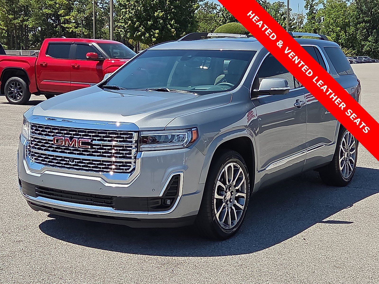Used 2023 GMC Acadia Denali w/ Denali Ultimate Package FWD image 2