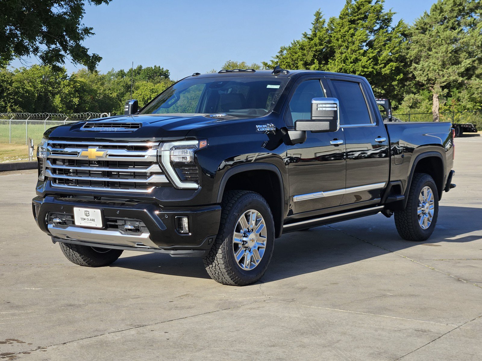 New 2026 Chevrolet Silverado 2500 High Country w/ High Country Premium Package AWD/4WD image 2