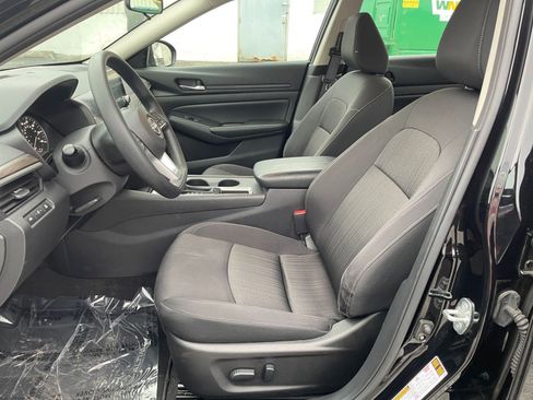 Used 2025 Nissan Altima 2.5 SV image 25