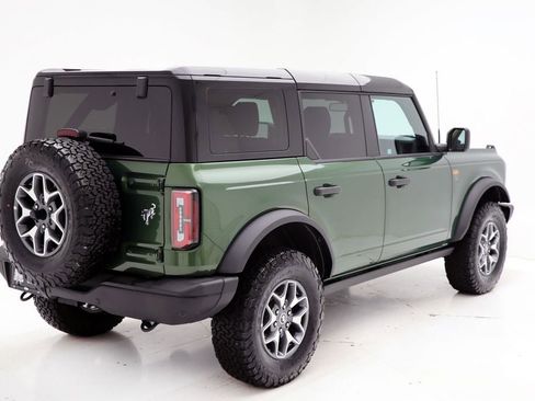 Used 2025 Ford Bronco Badlands image 9