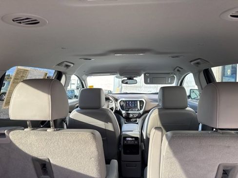 Used 2022 GMC Acadia SLT image 32