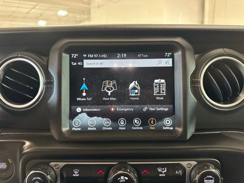 Used 2022 Jeep Wrangler Unlimited Sahara image 31