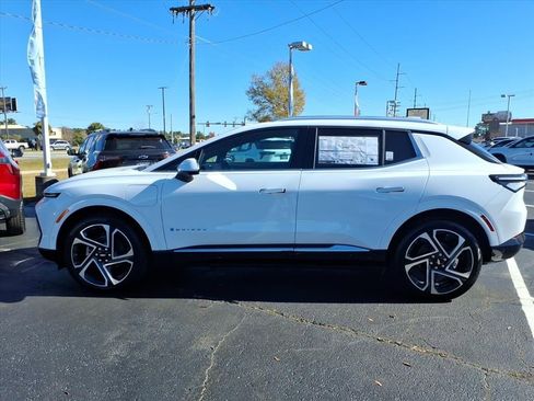 New 2026 Chevrolet Equinox EV LT image 6