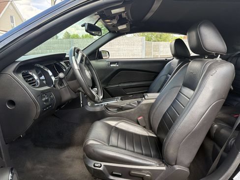 Used 2012 Ford Mustang GT Premium w/ Electronics Pkg RWD image 12