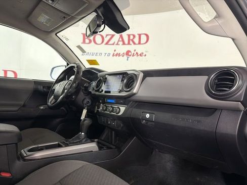 Used 2021 Toyota Tacoma SR5 RWD image 17