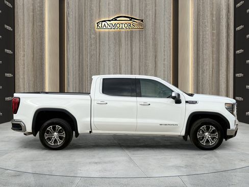 Used 2025 GMC Sierra 1500 SLT image 8