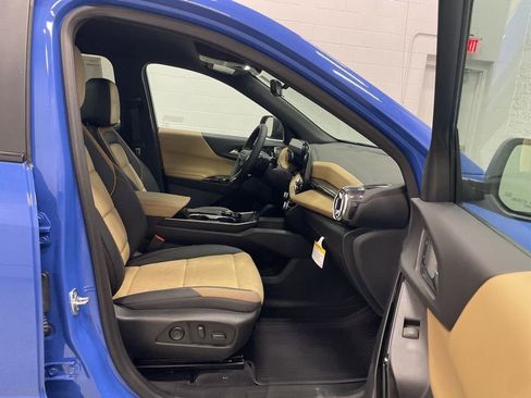 New 2026 Chevrolet Equinox ACTIV w/ Convenience Package III AWD/4WD image 32