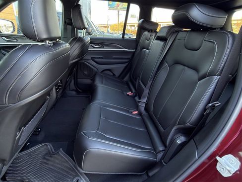 New 2025 Jeep Grand Cherokee Limited image 20