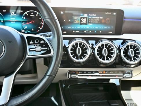 Used 2020 Mercedes-Benz A 220 4MATIC image 22