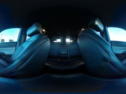 Used 2025 Jeep Compass Limited image 43