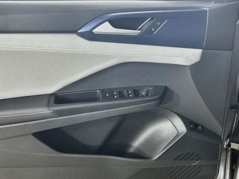 Certified 2024 Volkswagen Taos SE AWD/4WD image 17
