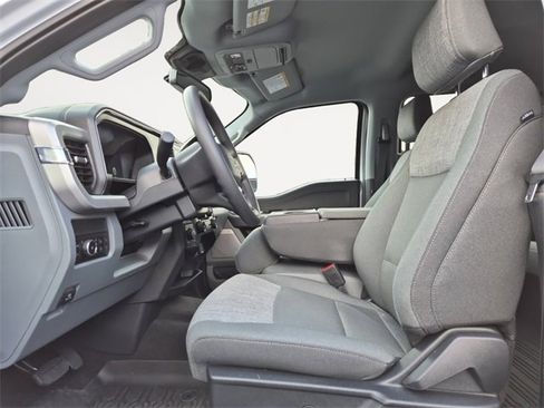 Used 2025 Ford F350 XLT w/ Black Appearance Package image 9