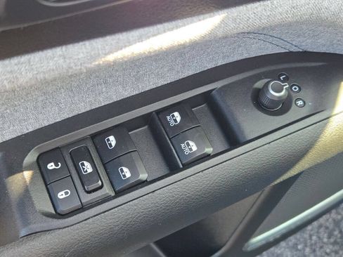 Used 2024 Jeep Compass Latitude AWD/4WD image 29