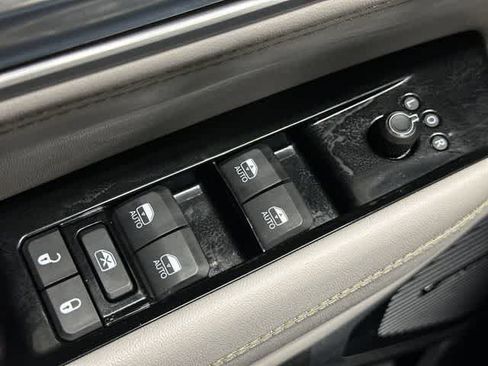 Used 2024 Jeep Wagoneer Series II w/ Flexible Seating Group RWD image 20