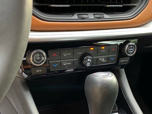 Used 2025 Jeep Compass Limited AWD/4WD image 19