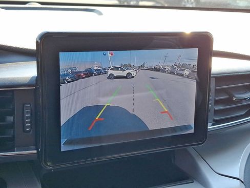 Certified 2023 Ford Explorer XLT w/ Equipment Group 202A AWD/4WD image 19