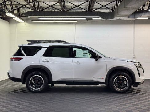 New 2026 Nissan Pathfinder Rock Creek AWD/4WD image 4