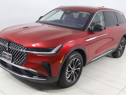 Used 2025 Lincoln Nautilus Premier image 22