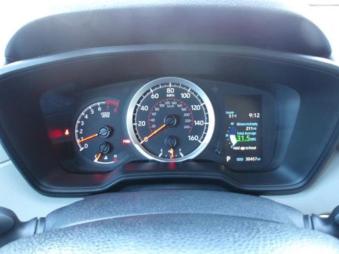 Used 2022 Toyota Corolla Cross LE w/ Moonroof Package FWD image 18