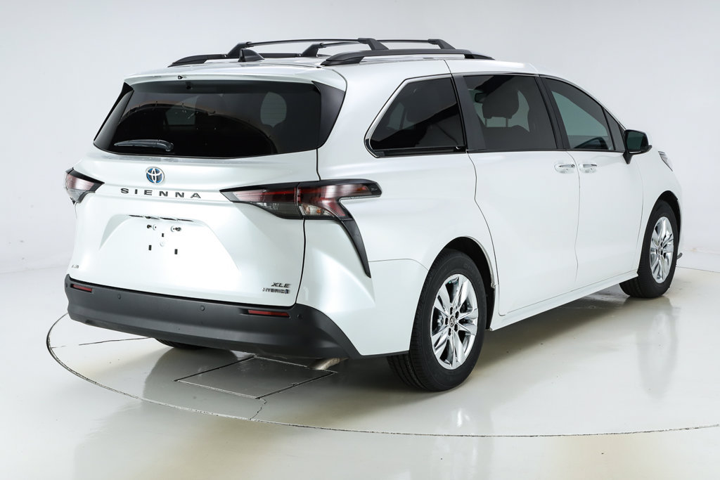 Used 2024 Toyota Sienna XLE w/ XLE Plus Package AWD/4WD image 16