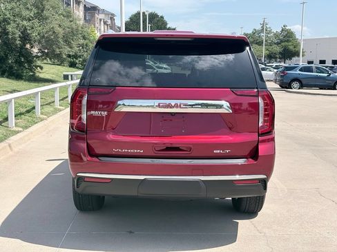 Used 2024 GMC Yukon XL SLT w/ SLT Luxury Package AWD/4WD image 5