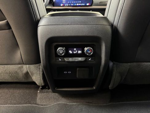 New 2026 Chevrolet Traverse RS image 17