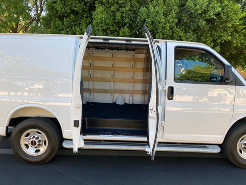 Used 2025 GMC Savana 2500 w/ Driver Convenience Package RWD image 15