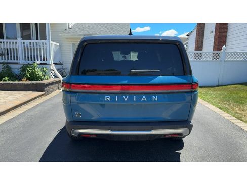 Used 2025 Rivian R1S Adventure AWD/4WD image 4