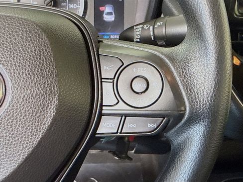 Used 2021 Toyota Corolla LE FWD image 15