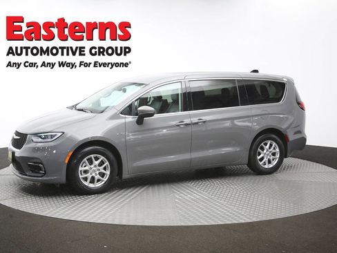 Used 2023 Chrysler Pacifica Touring-L FWD image 60