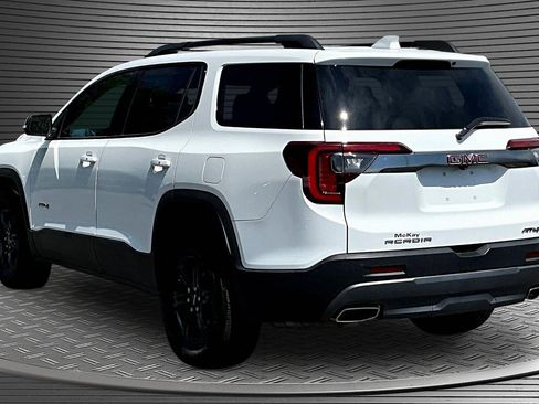 Used 2022 GMC Acadia AT4 w/ Technology Package AWD/4WD image 4