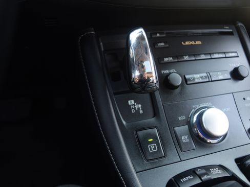 Used 2012 Lexus CT 200h Premium w/ Leather Pkg image 12