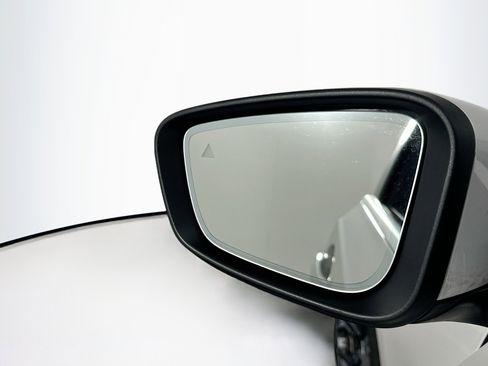 Used 2025 BMW 330i Sedan image 16