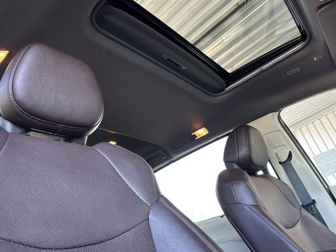 Used 2024 Toyota Sienna Platinum AWD/4WD image 18