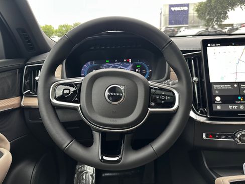 New 2025 Volvo XC90 T8 Plus w/ Protection Package Premier image 15
