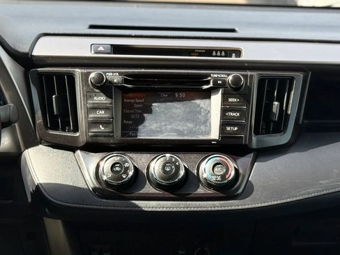 Used 2018 Toyota RAV4 LE w/ All Weather Liner Package FWD image 33