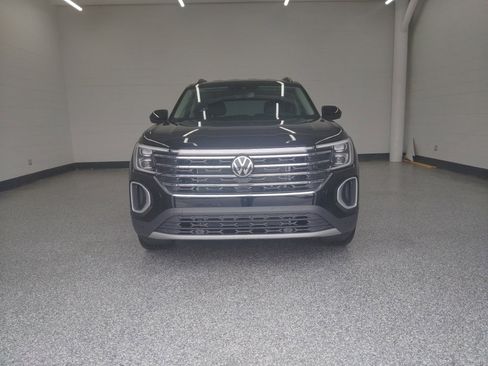 New 2026 Volkswagen Atlas SE image 2