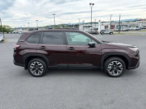 Used 2026 Subaru Forester Premium AWD/4WD image 6
