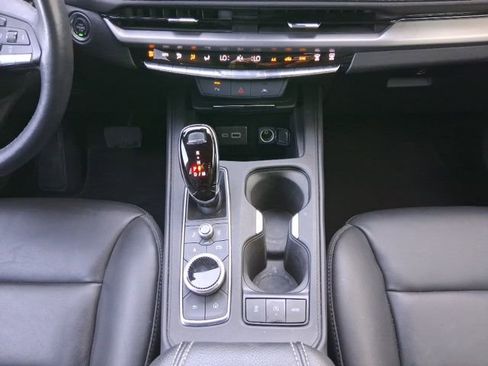 Used 2025 Cadillac XT4 Premium Luxury image 15