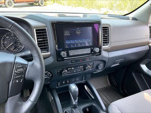 Used 2024 Nissan Frontier SV w/ SV Convenience Package AWD/4WD image 17