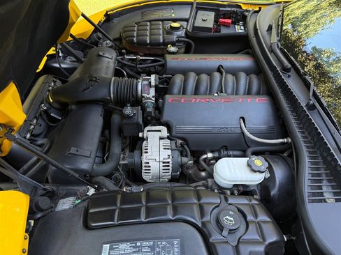 Used 2004 Chevrolet Corvette Convertible w/ Preferred Equipment Group RWD image 71