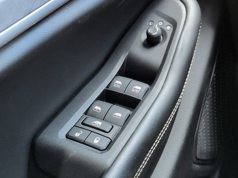 Used 2023 Jeep Grand Cherokee Limited w/ Black Appearance Package AWD/4WD image 25