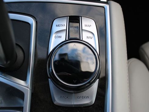 Used 2018 BMW 750i xDrive image 49