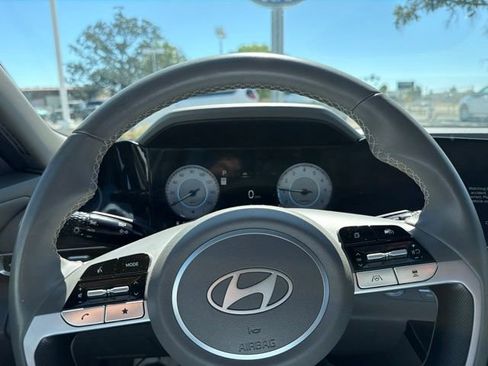 Used 2025 Hyundai Elantra SEL FWD image 9