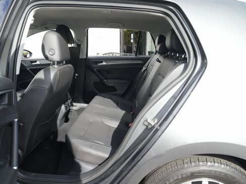 Used 2019 Volkswagen e-Golf SEL Premium image 18