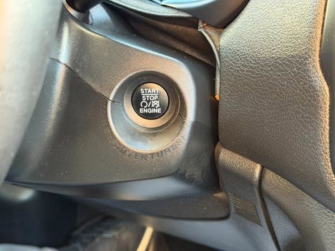 Used 2015 Jeep Renegade Limited AWD/4WD image 20